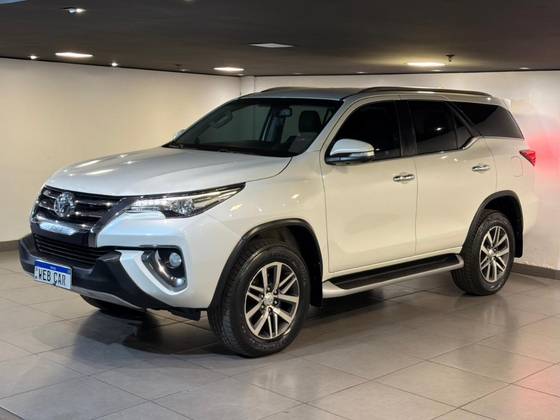 TOYOTA HILUX SW4 2.8 SRX 4X4 16V TURBO INTERCOOLER DIESEL 4P AUTOMÁTICO